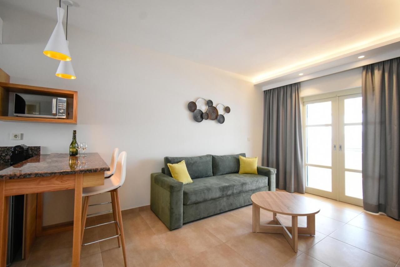 Elena Village Hotel & Suites Myrties エクステリア 写真