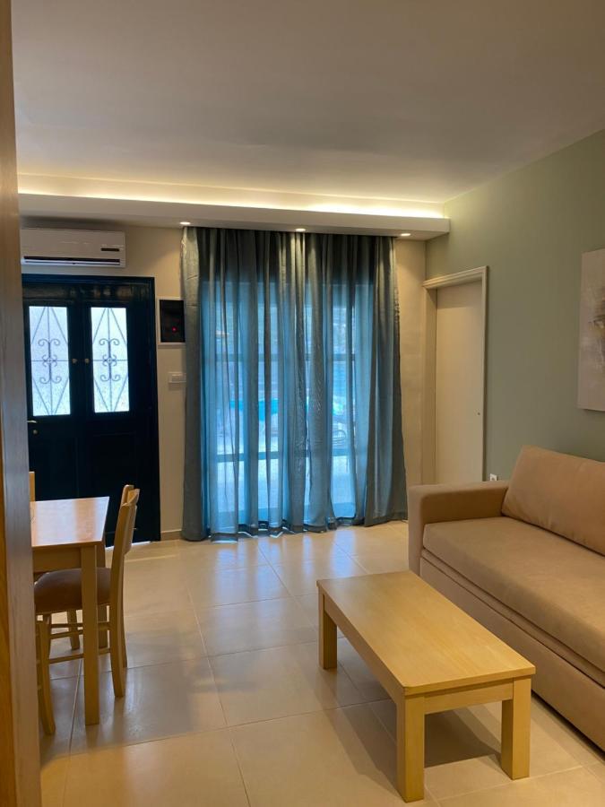 Elena Village Hotel & Suites Myrties エクステリア 写真