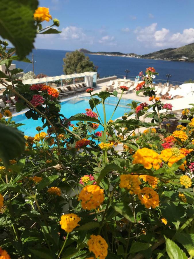 Elena Village Hotel & Suites Myrties エクステリア 写真