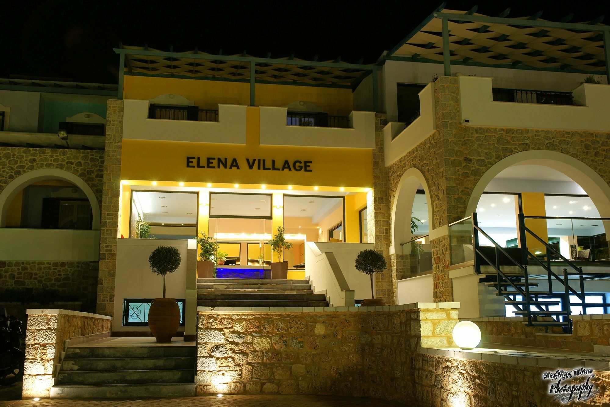 Elena Village Hotel & Suites Myrties エクステリア 写真